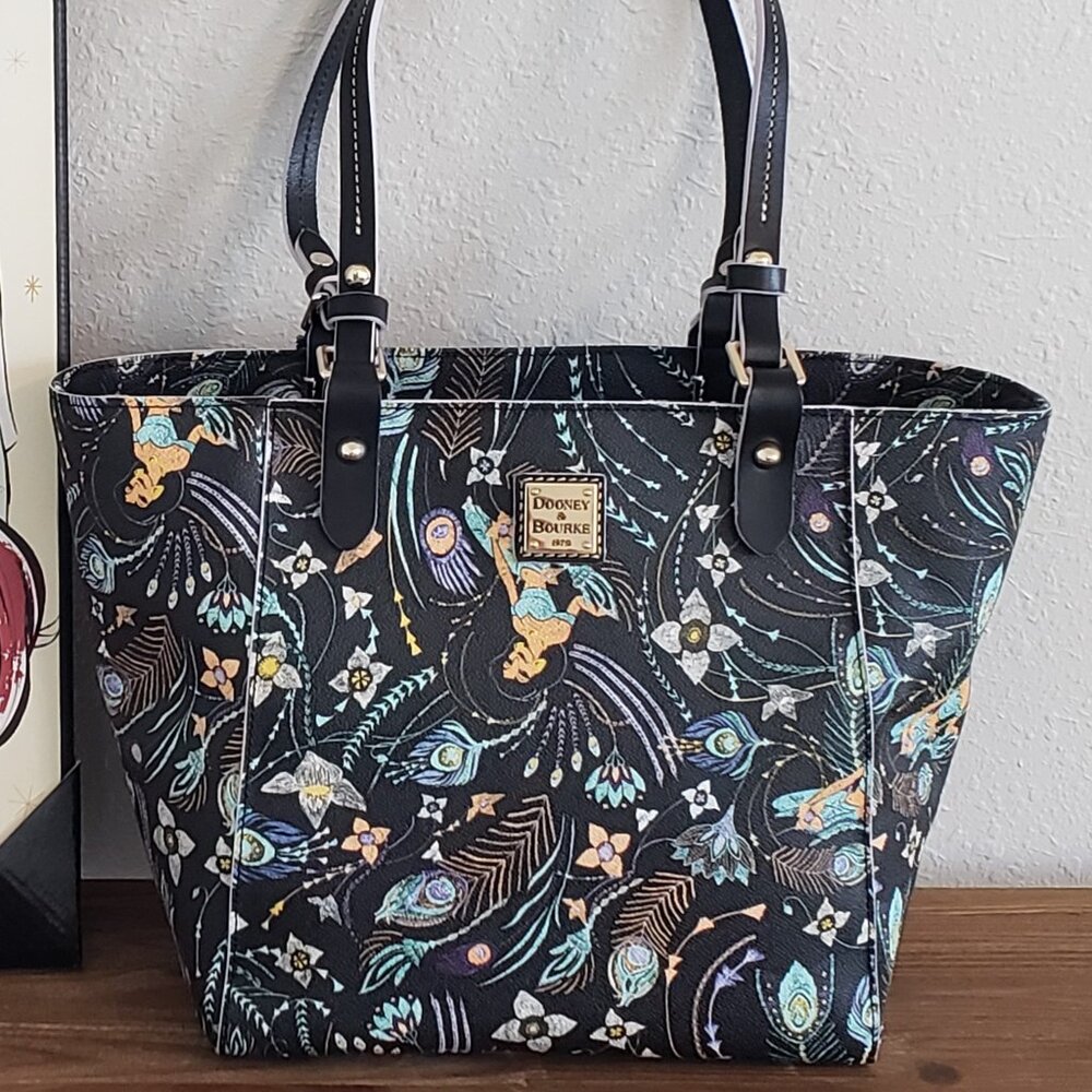 NEW 2023 DISNEY DOONEY & BOURKE ALADDIN PRINCESS JASMINE BLACK MED/LG TOTE BAG